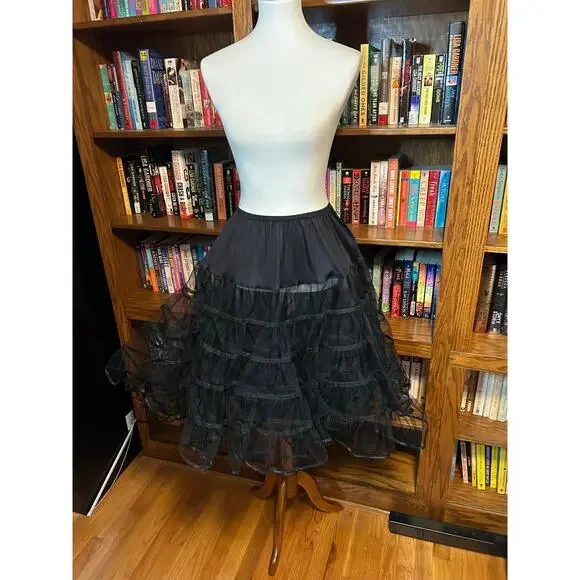 Stunning 50s pinup dress with cherries, belt, and crinoline - Picture 3 of 4